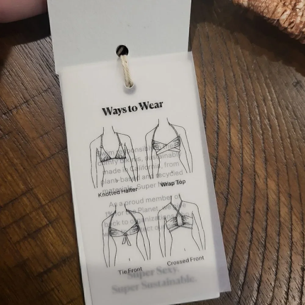 NWT! Vitamin A Milana Bikini Top Size Small (6)